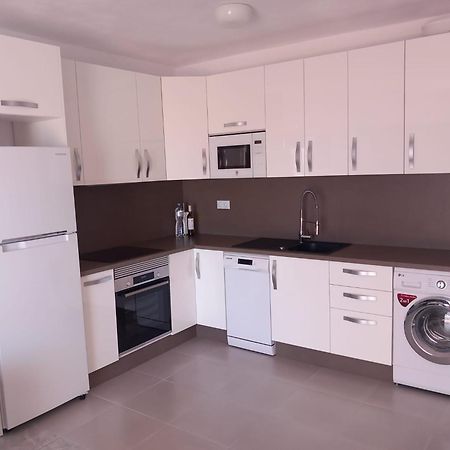 Victoria Court 2- Lovely Apartment 25 Арона Экстерьер фото